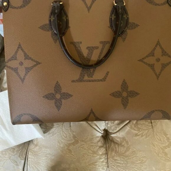 Louis Vuitton bag - Picture 2 of 3